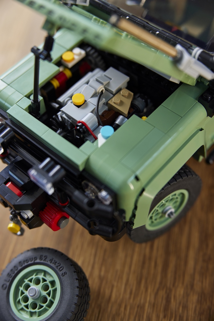 LEGO Icons 10317 Land Rover Classic Defender 90 13 683x1024