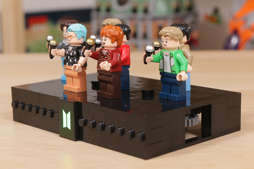 LEGO Ideas 21339 BTS Dynamite Bangtan Boys Jin Suga j hope RM Jimin V Jung Kook review 13 1024x683