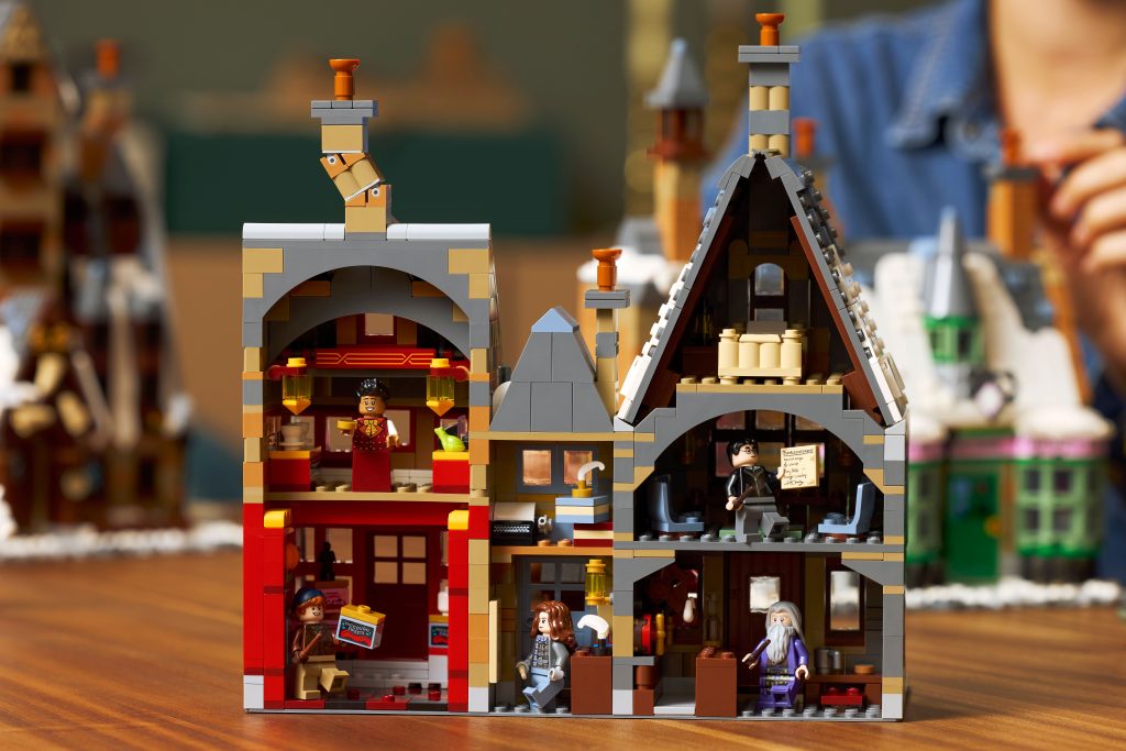 lego harry potter 76457 hogsmeade collectors edition 3 1024x683