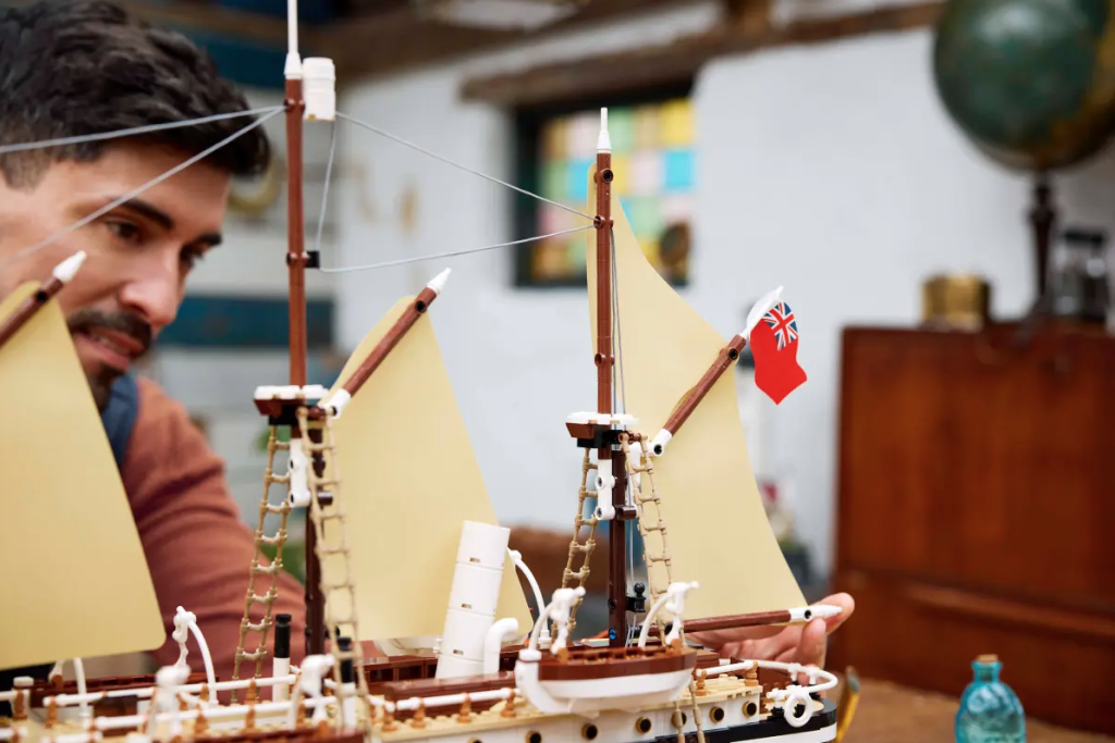 LEGO Icons 10335 The Endurance fabric sails 1024x683