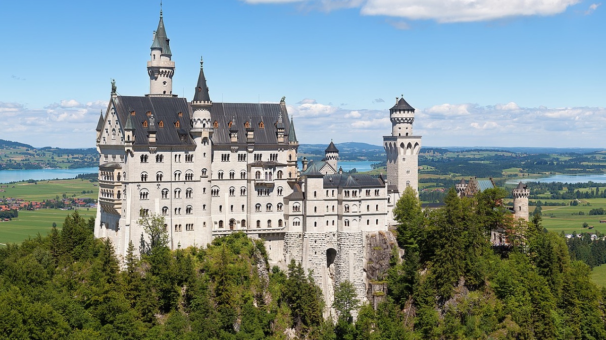 LEGO Architecture 21063 Neuschwanstein Castle rumoured for 2025