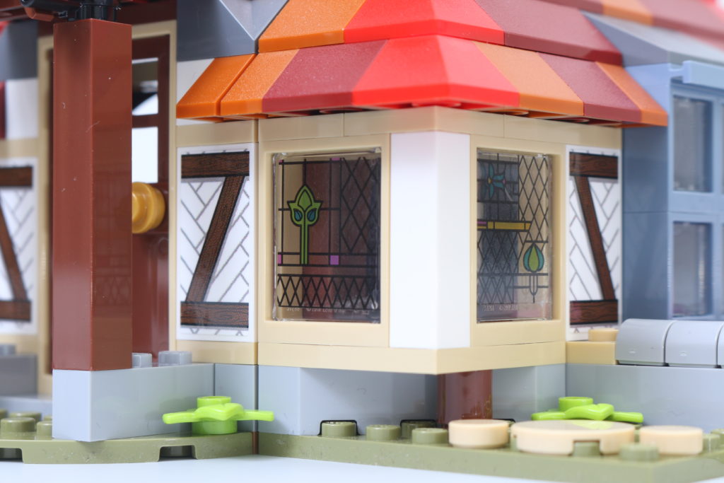 LEGO Harry Potter 75980 Attack on the Burrow review 36