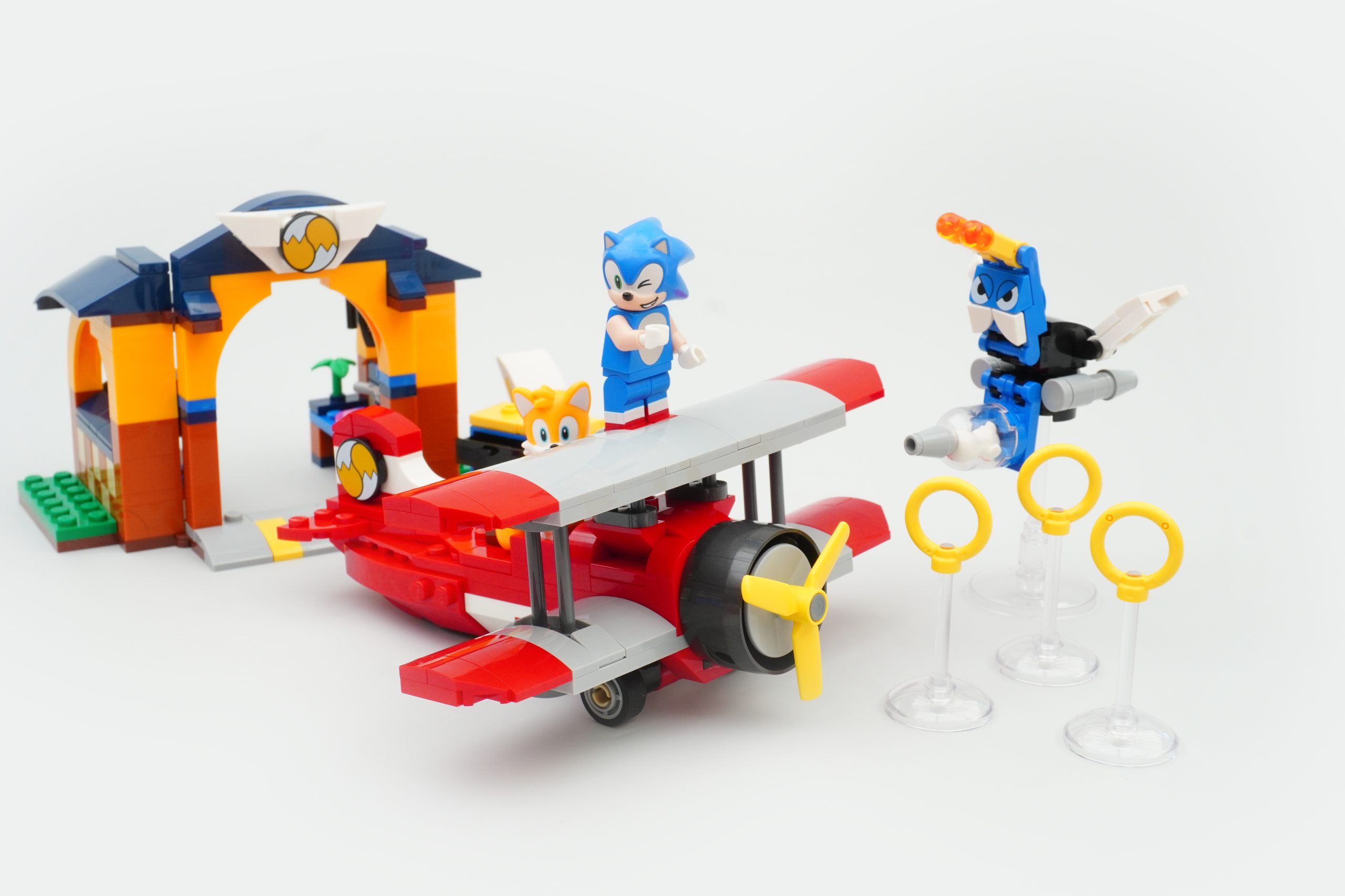 LEGO Sonic the Hedgehog 76991 Tails Workshop and Tornado Plane review 44 1 scaled