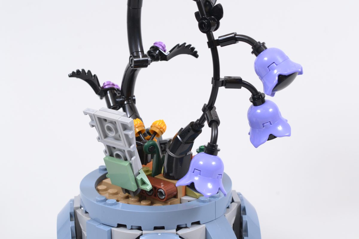 LEGO Disney 43288 Sallys Flowerpot review 7 1200x800