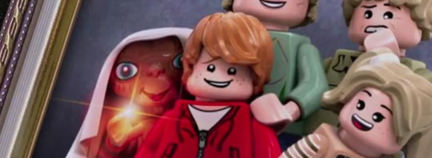 Meet that Hero: Supergirl introduces E.T. to LEGO Dimensions