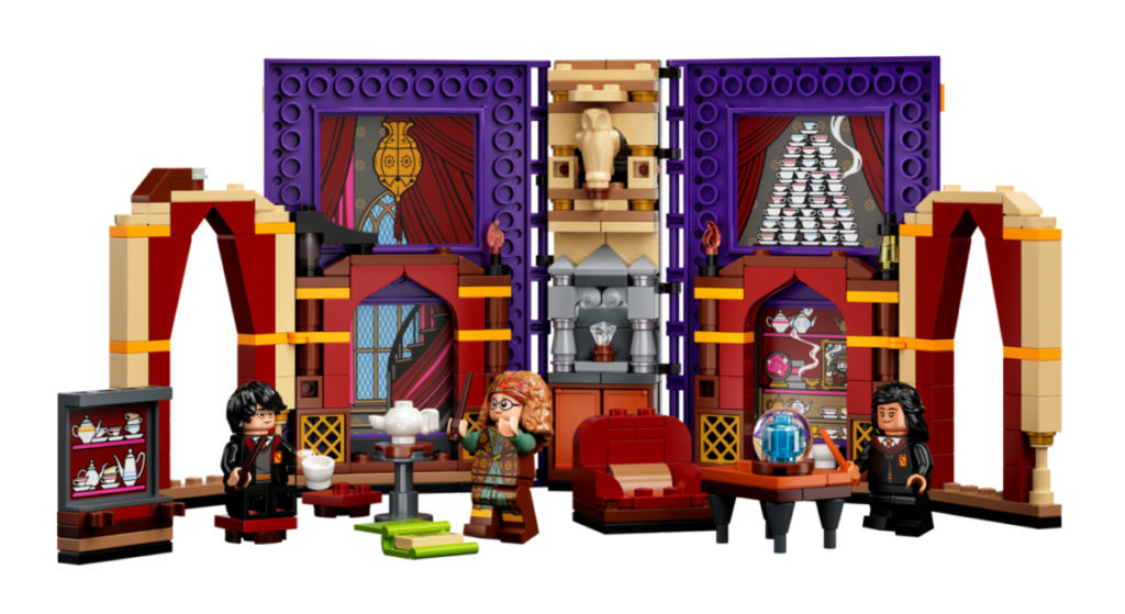 LEGO Harry Potter 76396 Hogwarts Moment Divination Class contents 1024x559