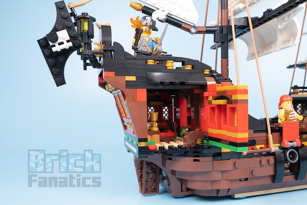 LEGO Creator 31109 Pirate Ship 15