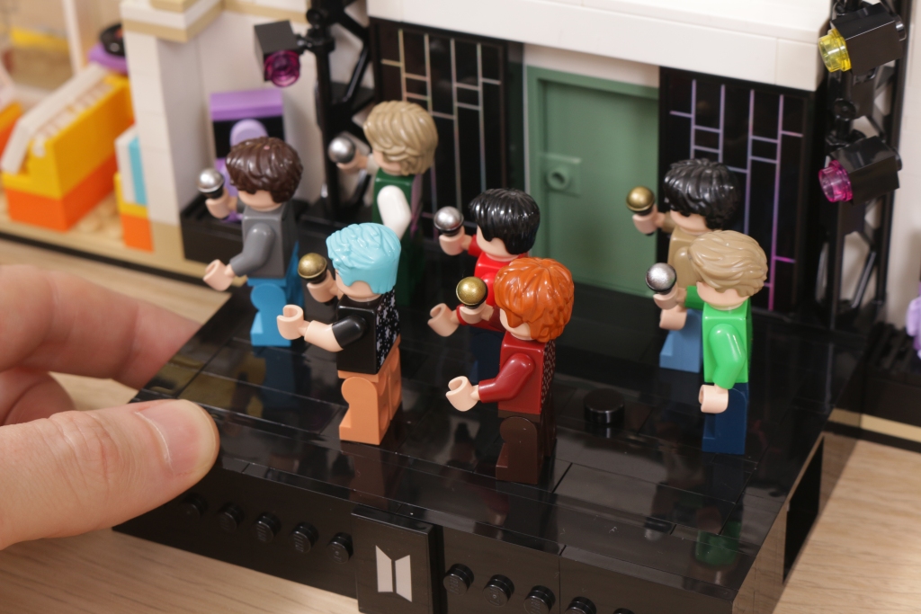 LEGO Ideas 21339 BTS Dynamite Bangtan Boys Jin Suga j hope RM Jimin V Jung Kook review 6 1024x683