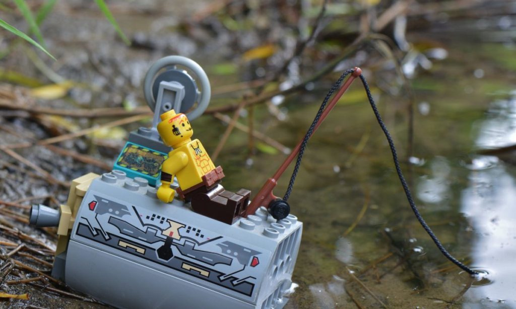 Brick Pic of the Day: Stranded spaceman