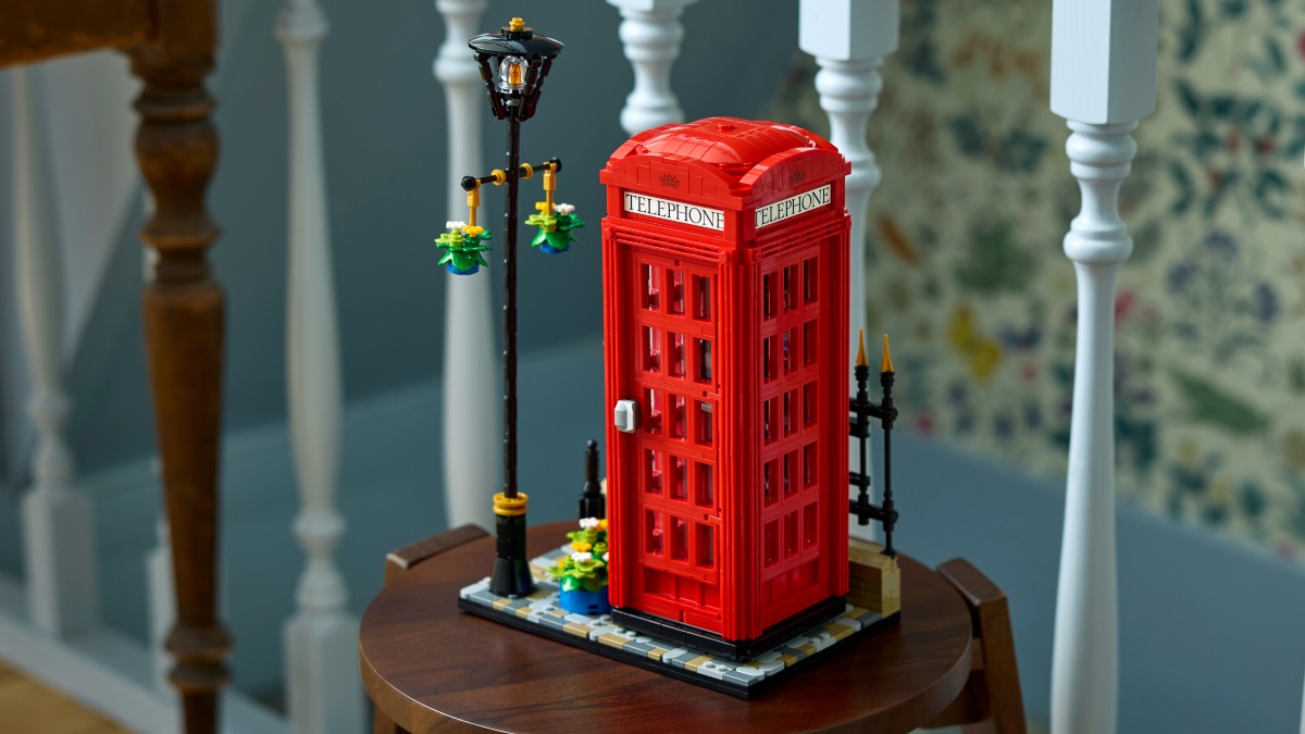 Seven references in LEGO Ideas London Telephone Box that LEGO fans will love