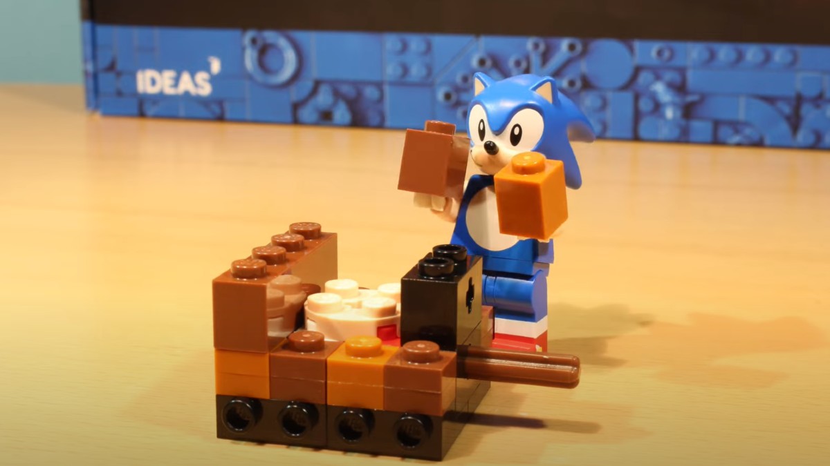 Watch LEGO Ideas 21331 Sonic the Hedgehog assemble in stop-motion