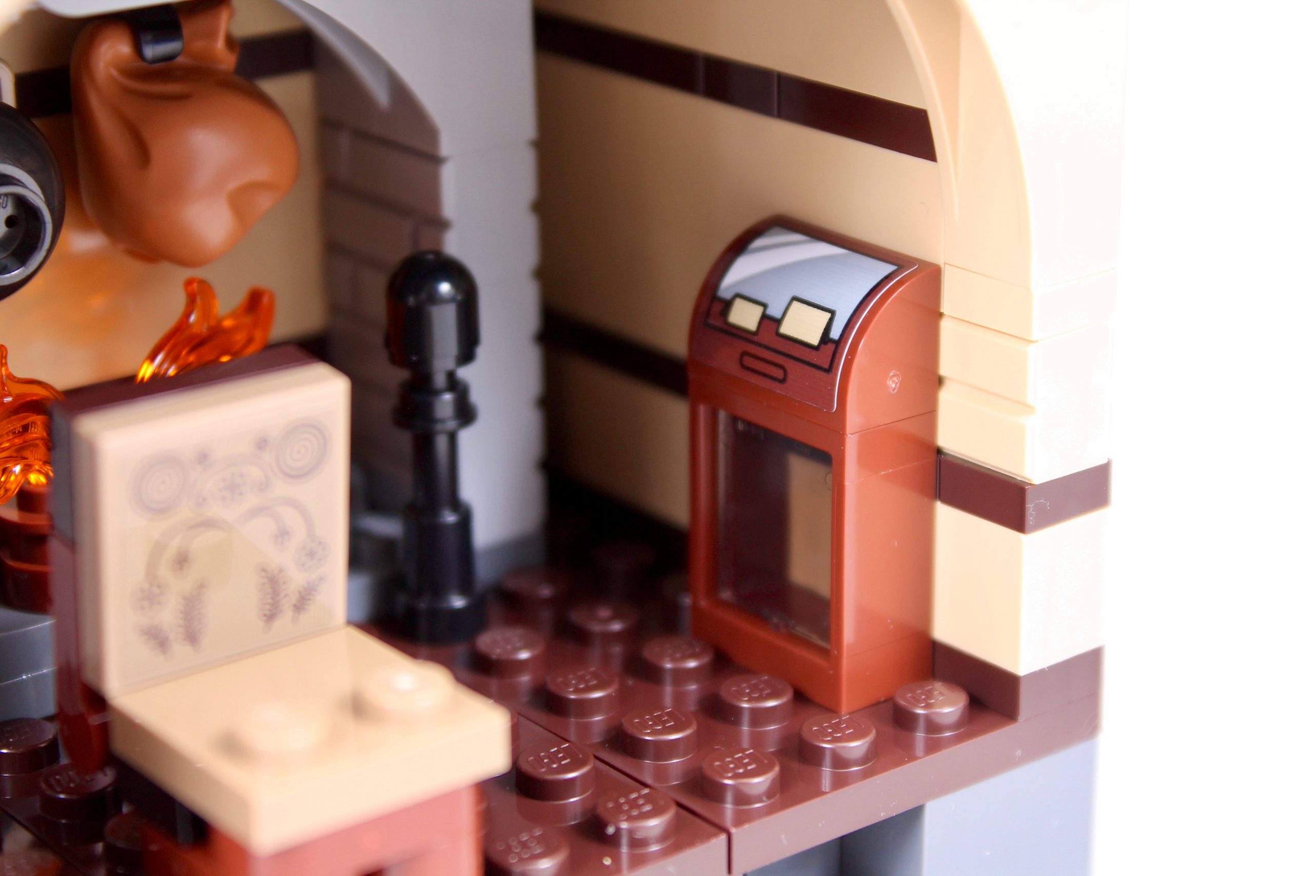 LEGO Ideas 21341 Disney Hocus Pocus The Sanderson Sisters Cottage review 40 scaled