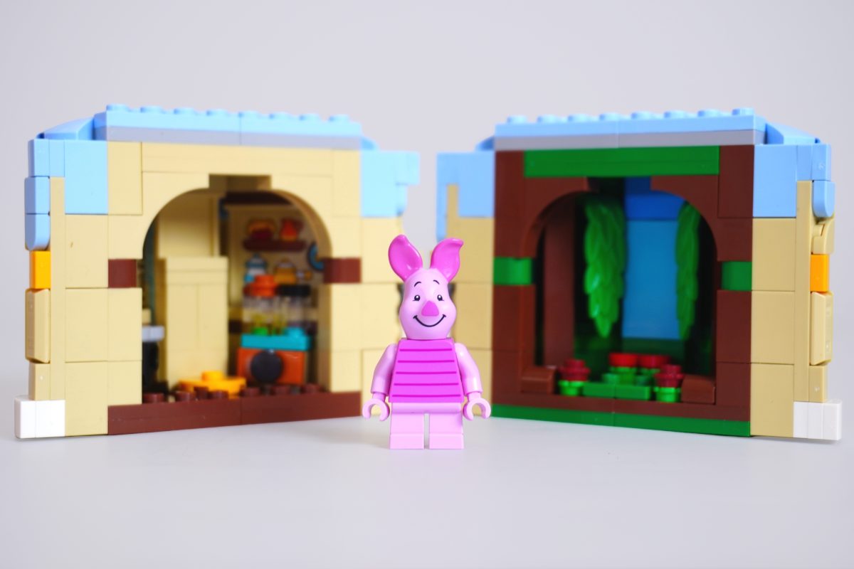 LEGO Disney 43305 Piglets Birthday Fun review 07 1200x800