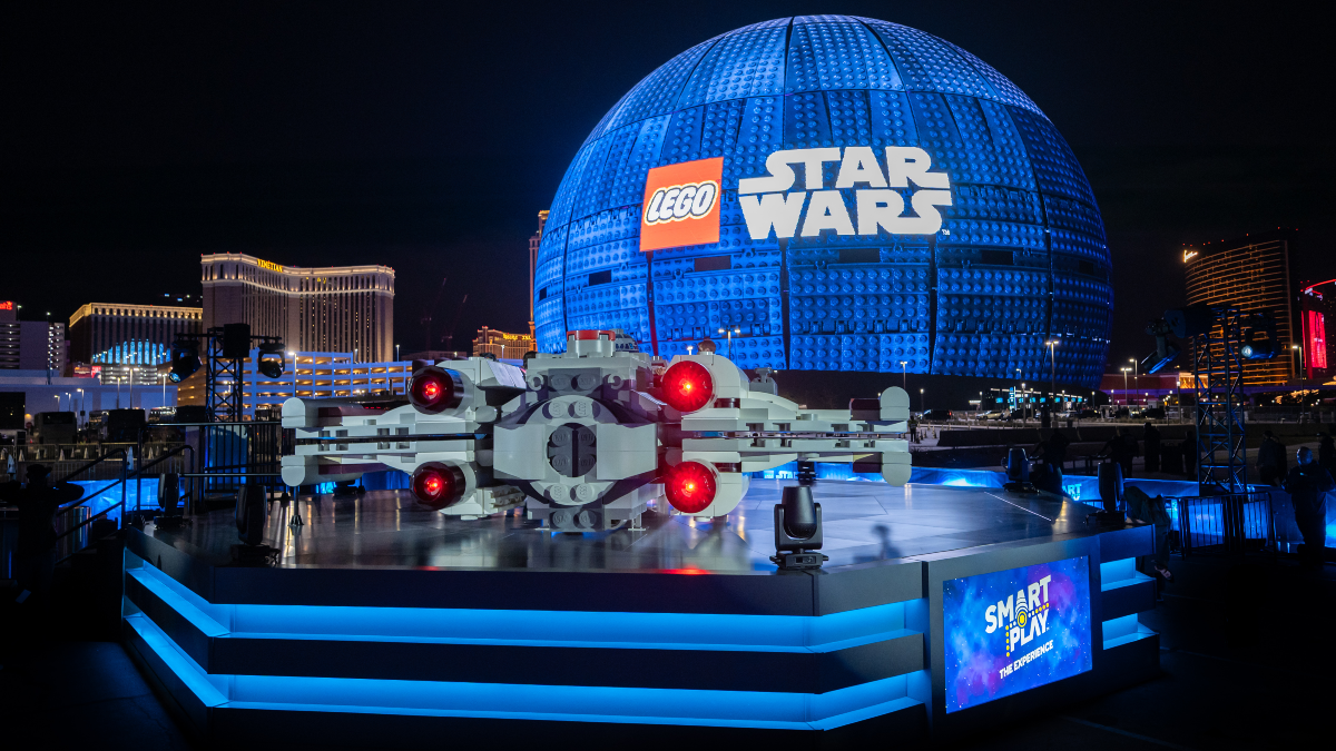 LEGO Star Wars SMART Play debuts on the biggest screen in the world