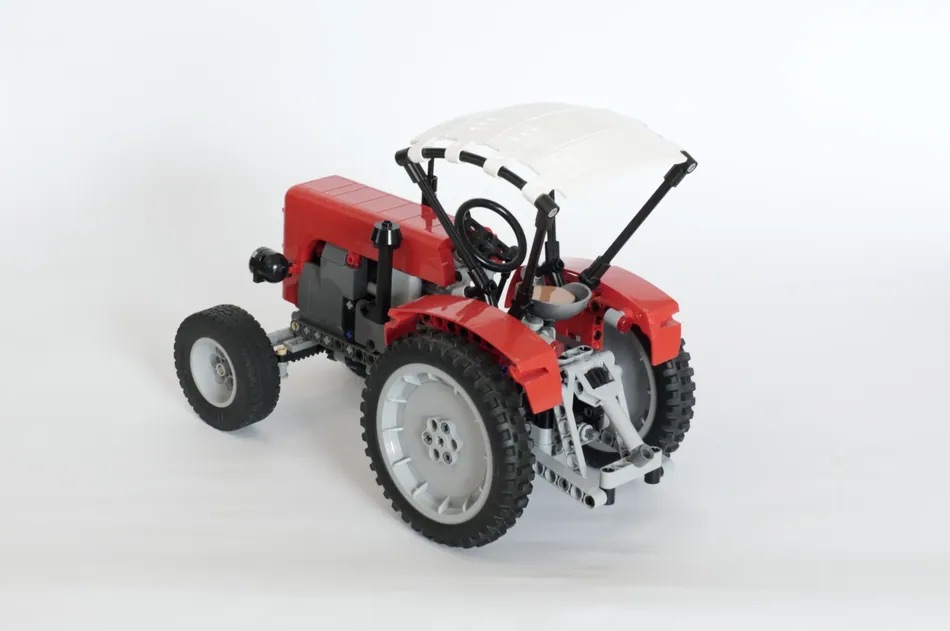 LEGO Ideas Classic Tractor 9