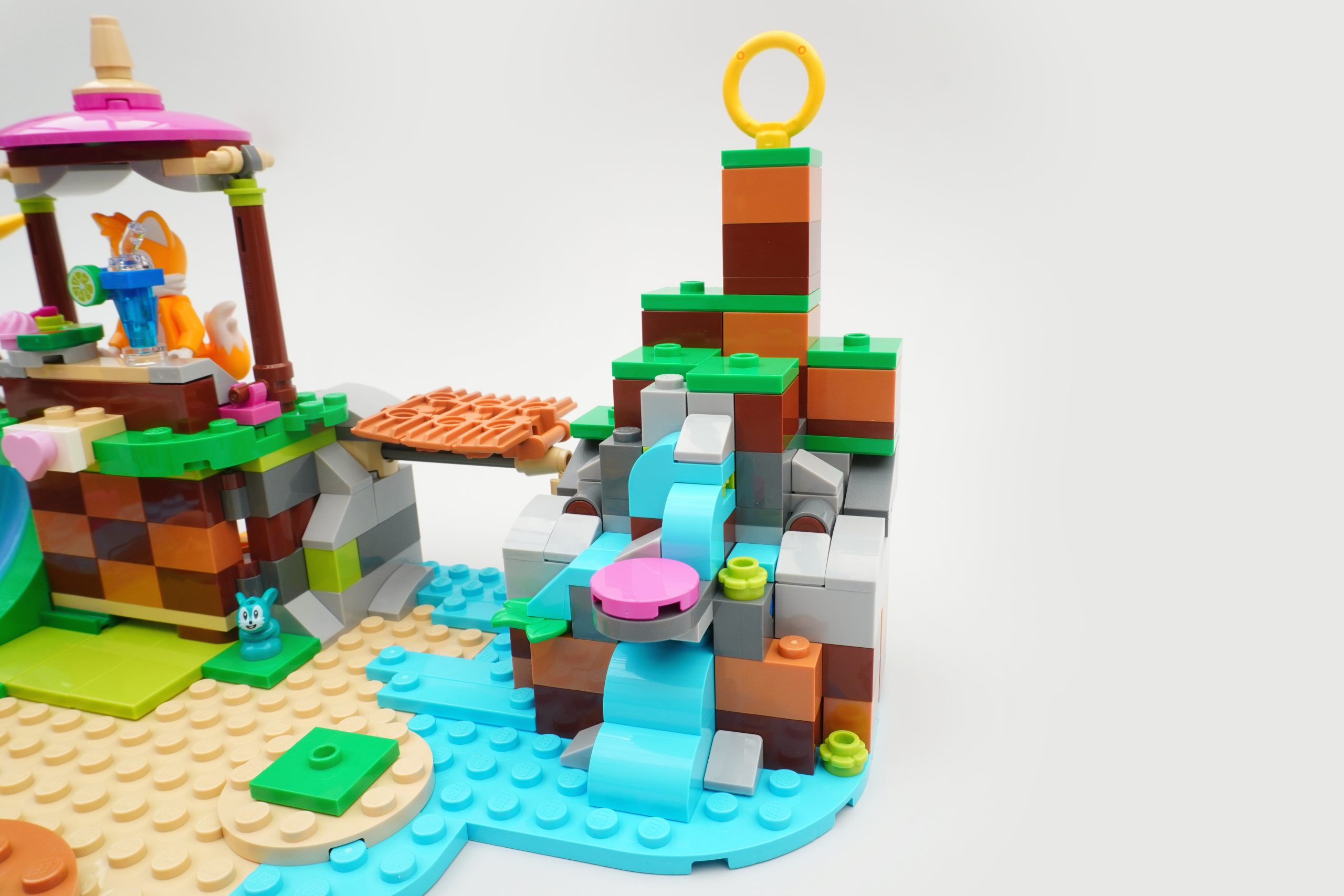 LEGO Sonic the Hedgehog 76992 Amys Animal Rescue Island review 3 scaled