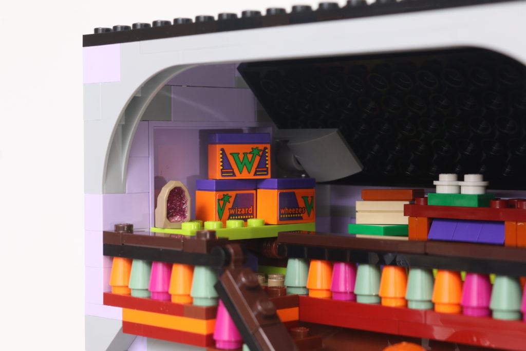 LEGO Harry Potter 75978 Diagon Alley review 31
