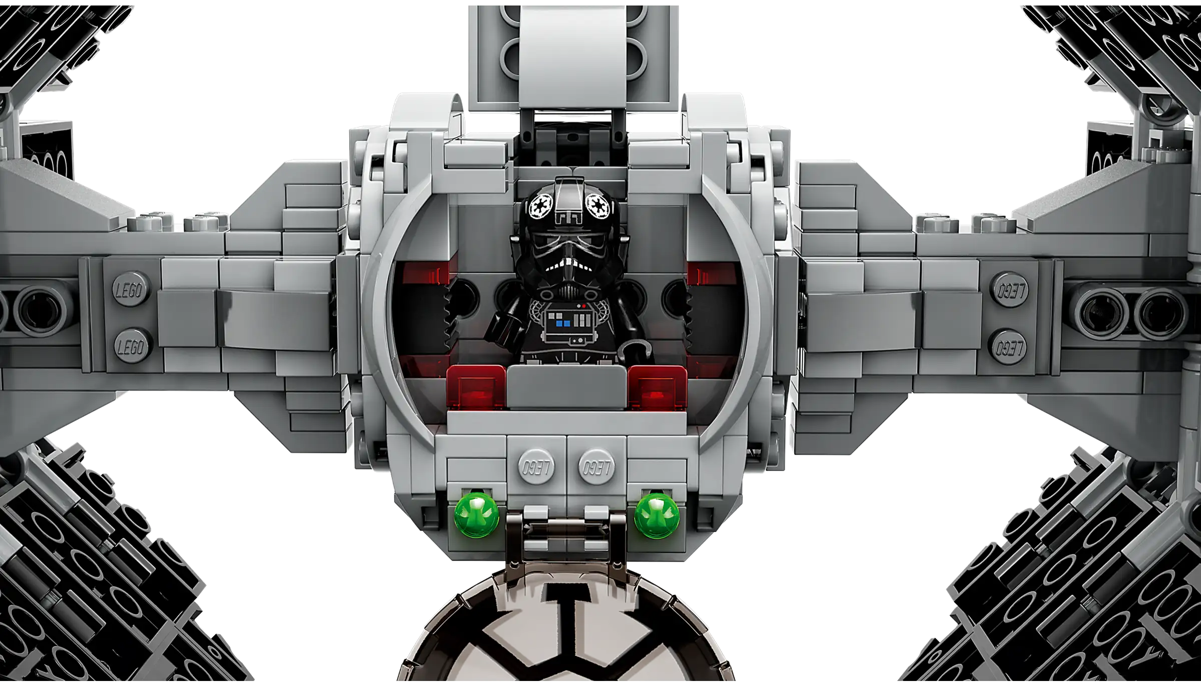 LEGO Star Wars 75348 Mandalorian Fang Fighter vs. TIE Interceptor 4