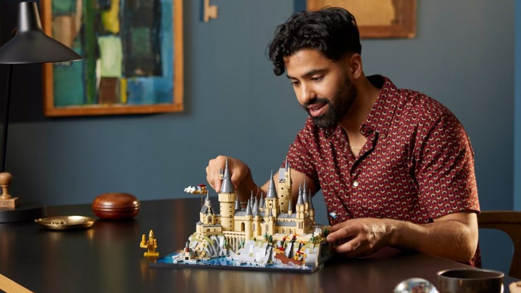 LEGO Harry Potter 76419 hogwarts castle and grounds lifestyle building featured 1024x576