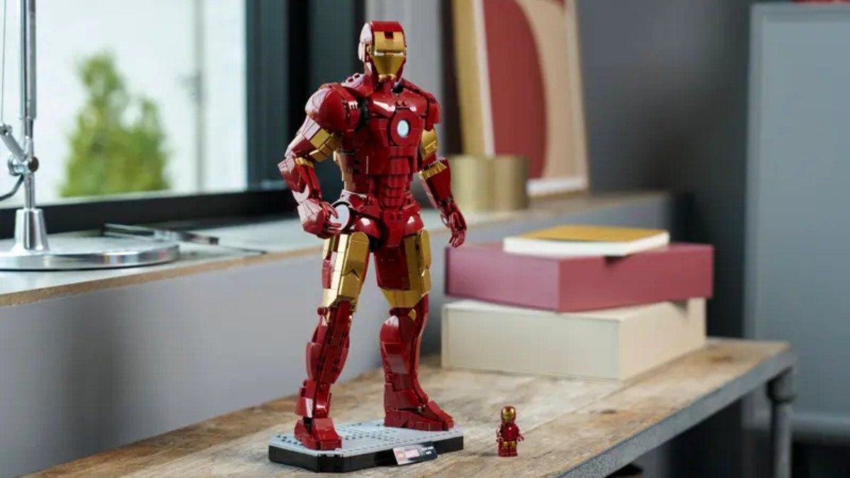 LEGO Marvel 76344 lifestyle featured