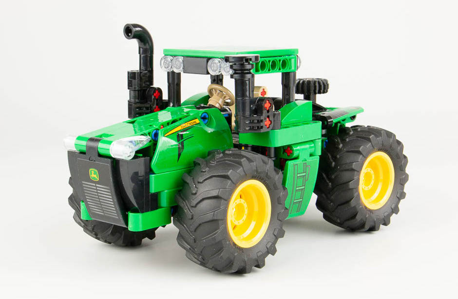 LEGO Technic 42136 John Deere 9620R 4WD Tractor 2