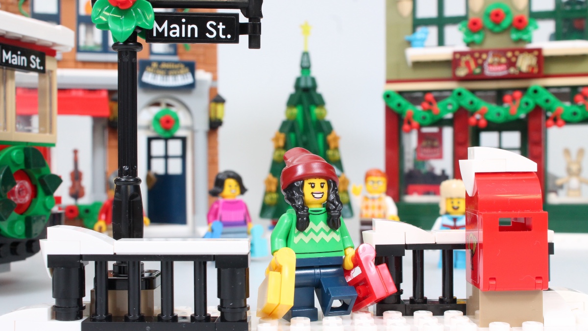 LEGO Winter Village 10308 Holiday Main Street review