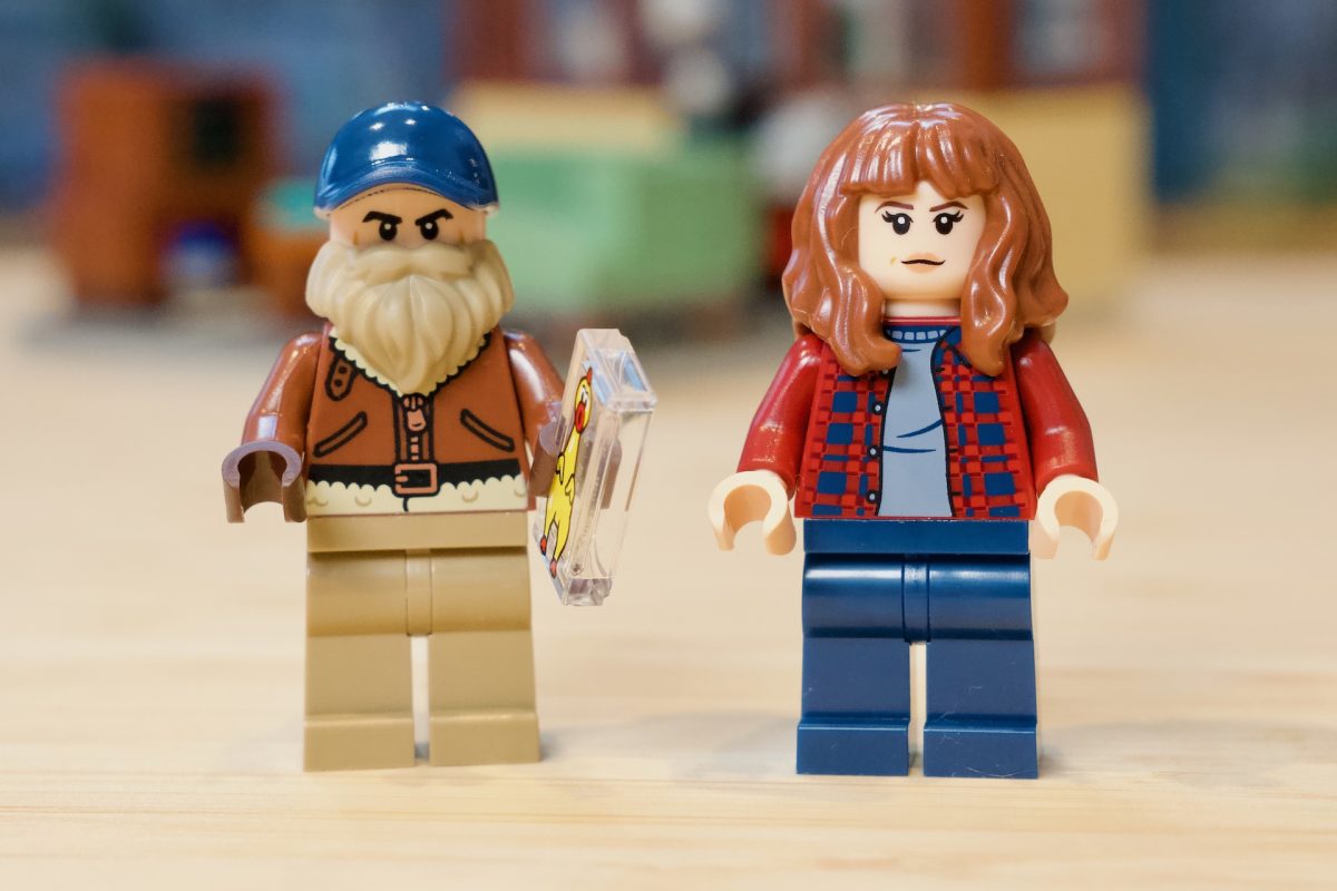 LEGO Stranger Things 40891 WSQK The Squawk Radio Station review 13 1200x800
