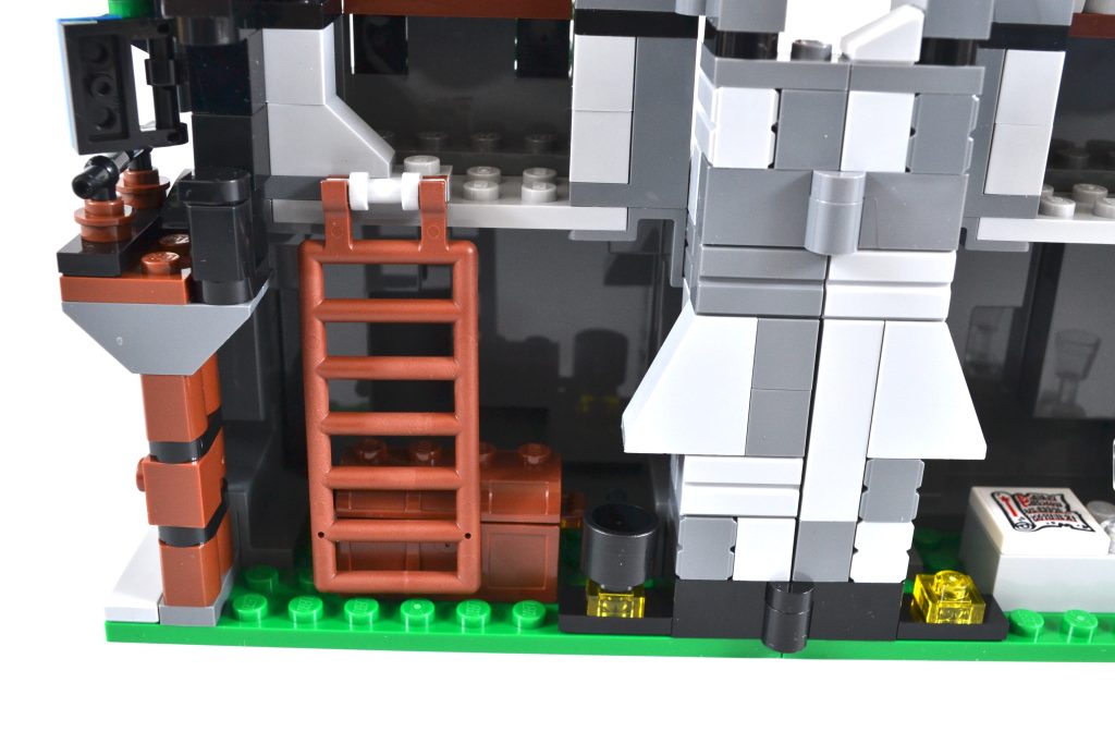 LEGO 40601 Majistos Magical Workshop 20 1024x683