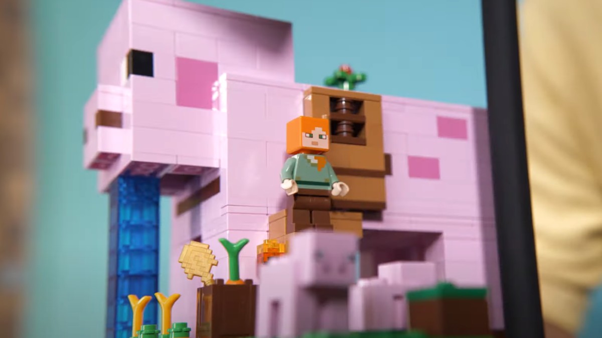 Explore the LEGO Minecraft 2021 sets with the theme's designers
