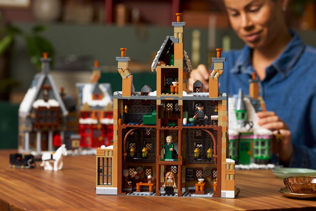 lego harry potter 76457 hogsmeade collectors edition 2 1024x683