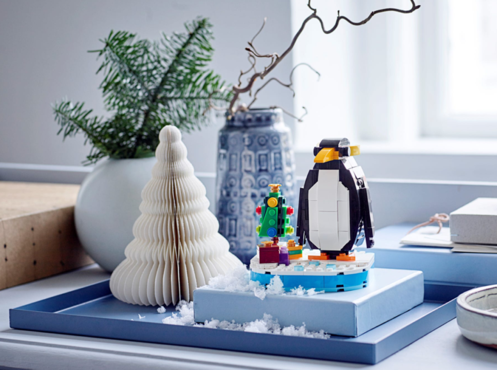 LEGO seasonal 40498 Christmas Penguin lifestyle 1024x763