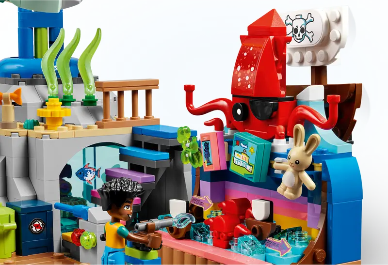 LEGO Friends 41737 Beach Amusement Park 3