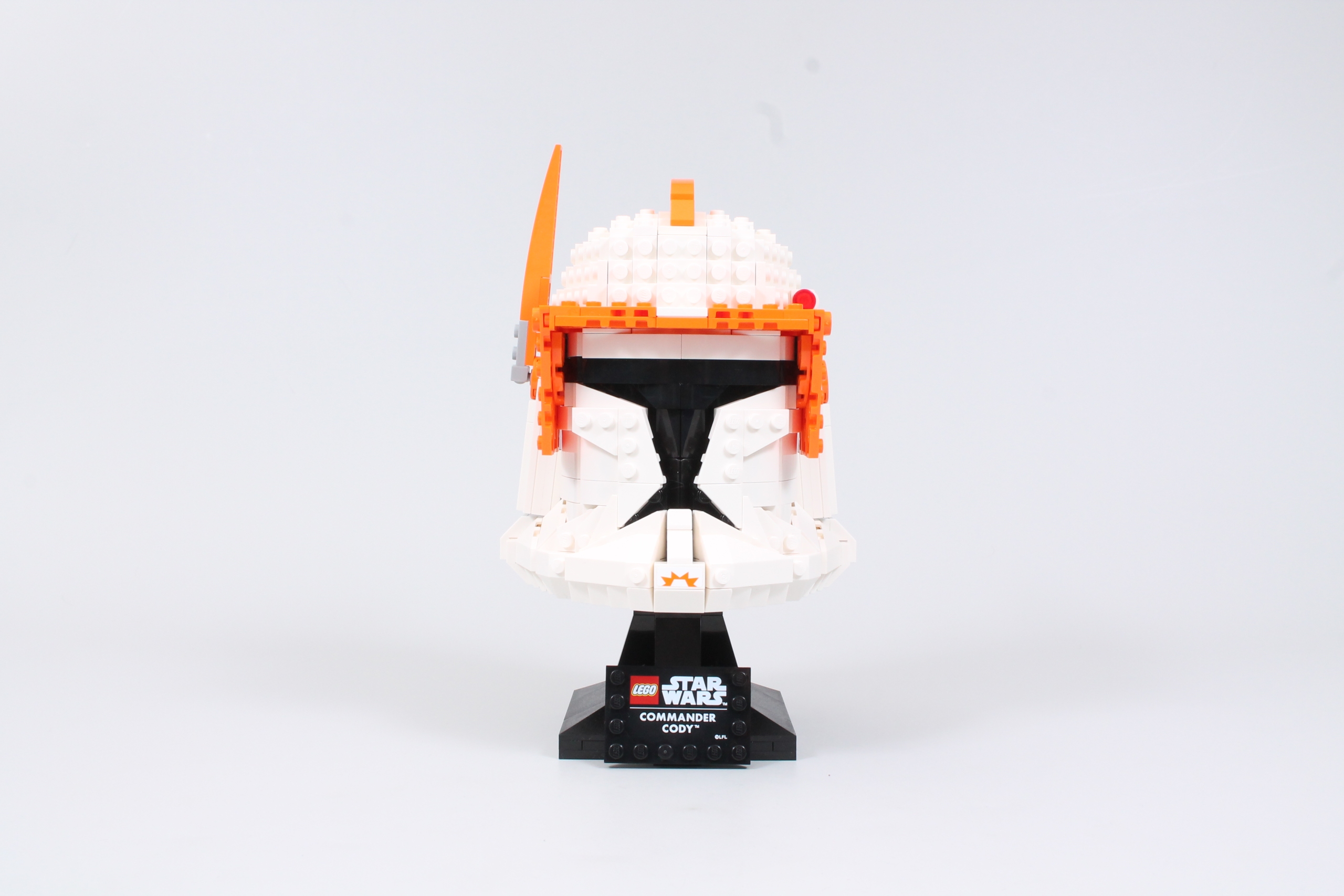LEGO Star Wars 75350 Clone Commander Cody Helmet review 3 scaled