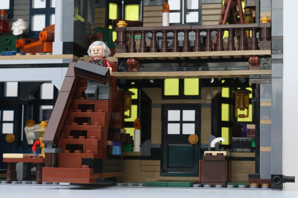 LEGO Harry Potter 75978 Diagon Alley review 8