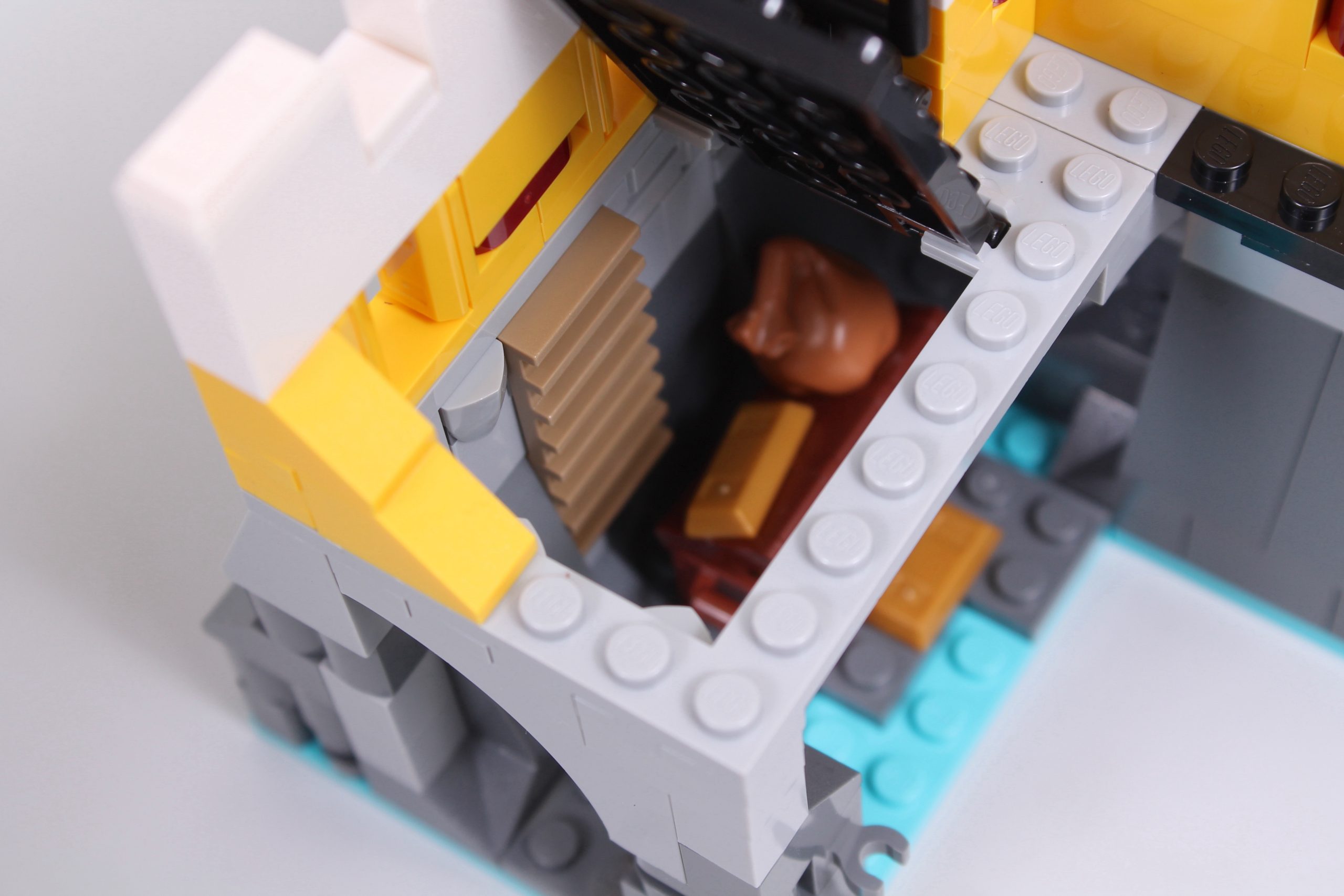 LEGO Icons 10320 Eldorado Fortress review 51 scaled