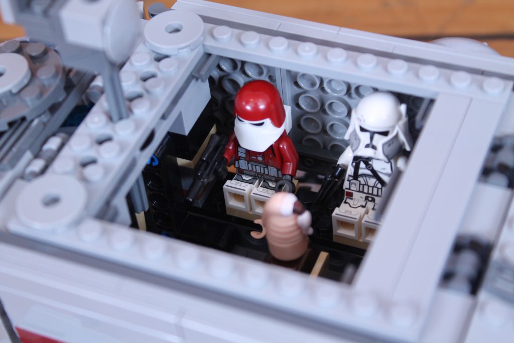LEGO Star Wars 75413 Republic Juggernaut review 17 1024x683