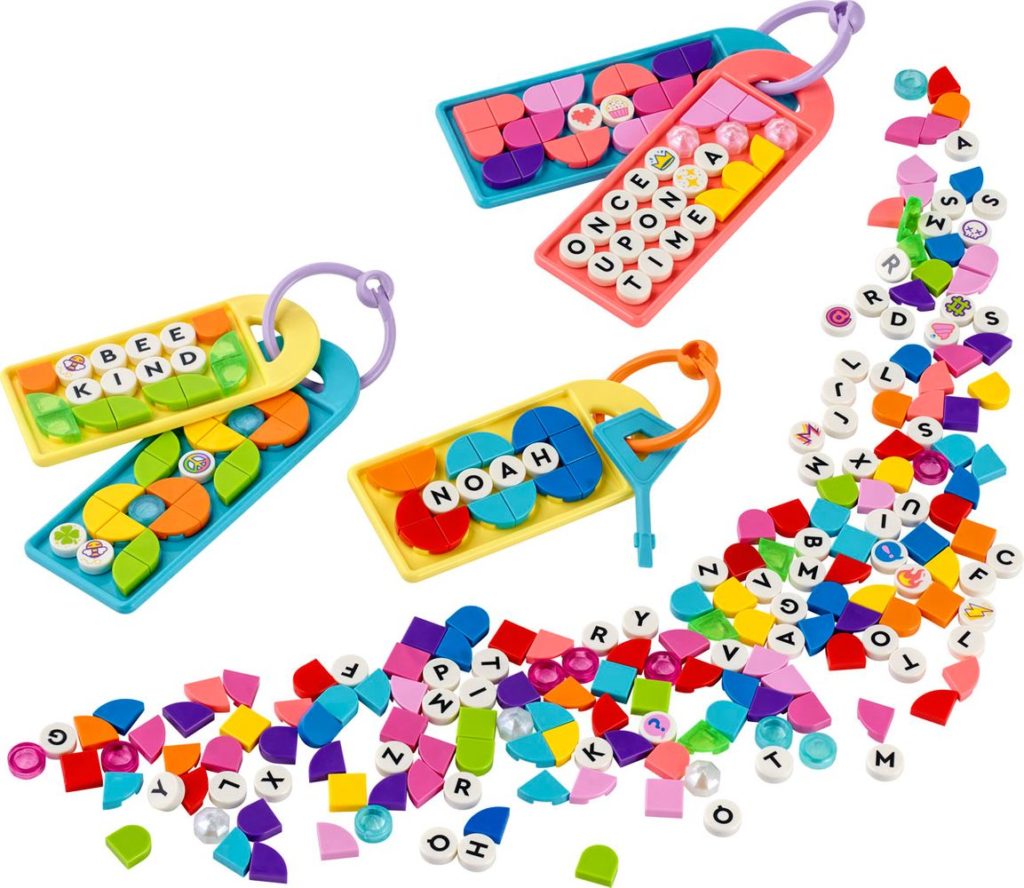 DOTS 41949 Bag Charm Creative Set contents 1024x888